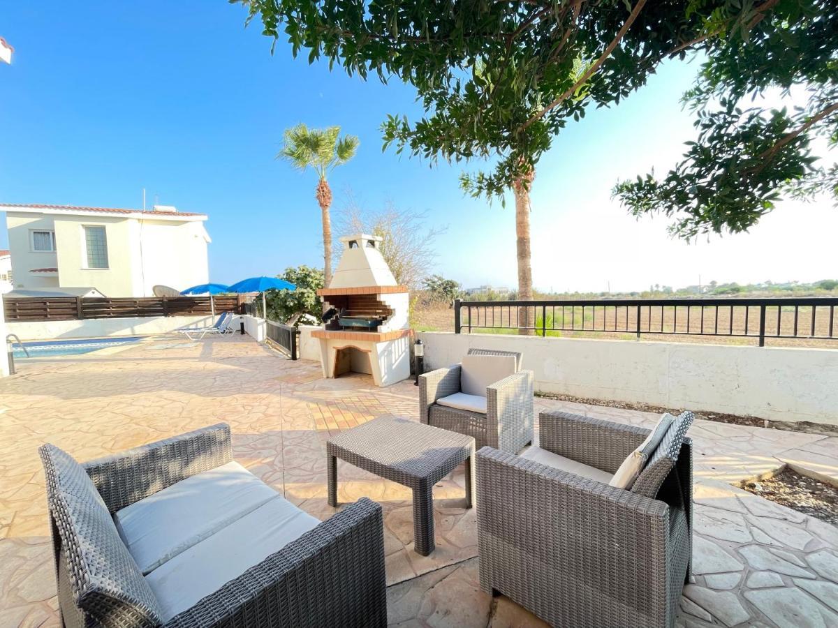 Sunset Pearl Holiday Villa Agia Napa Buitenkant foto