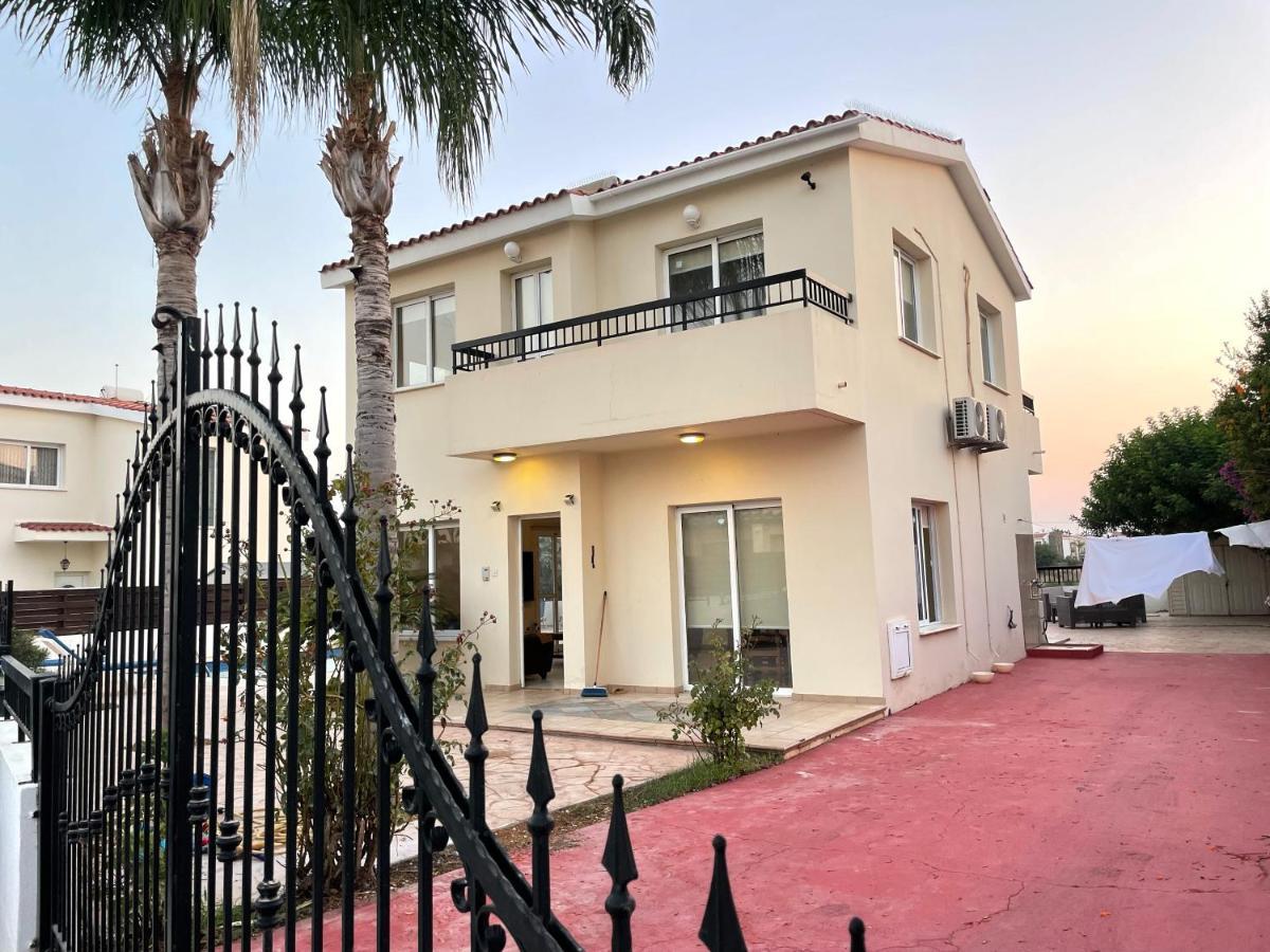 Sunset Pearl Holiday Villa Agia Napa Buitenkant foto